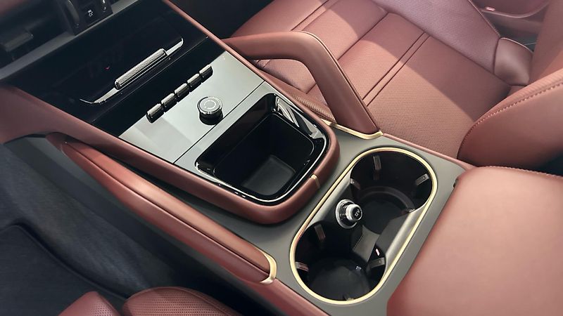 Porsche Cayenne E-Hybrid - fotka 22 z 25