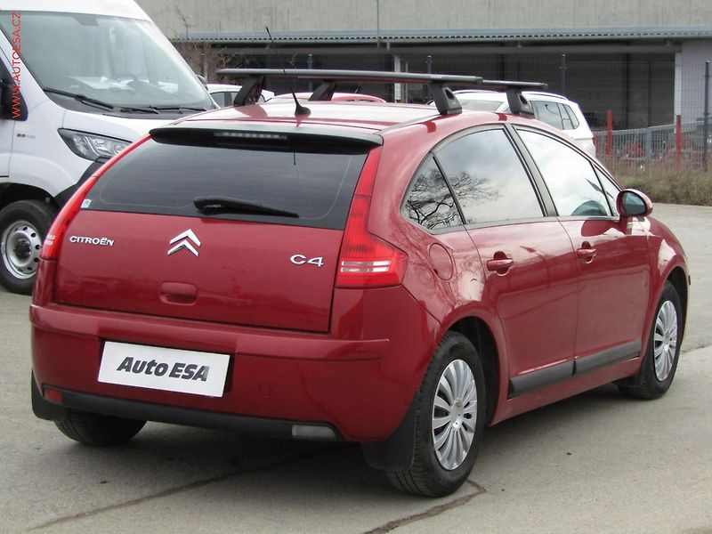 Citroën C4 (2009) 1.4 16V, 1.maj,ČR, AC, STK2 - fotka 4 z 16