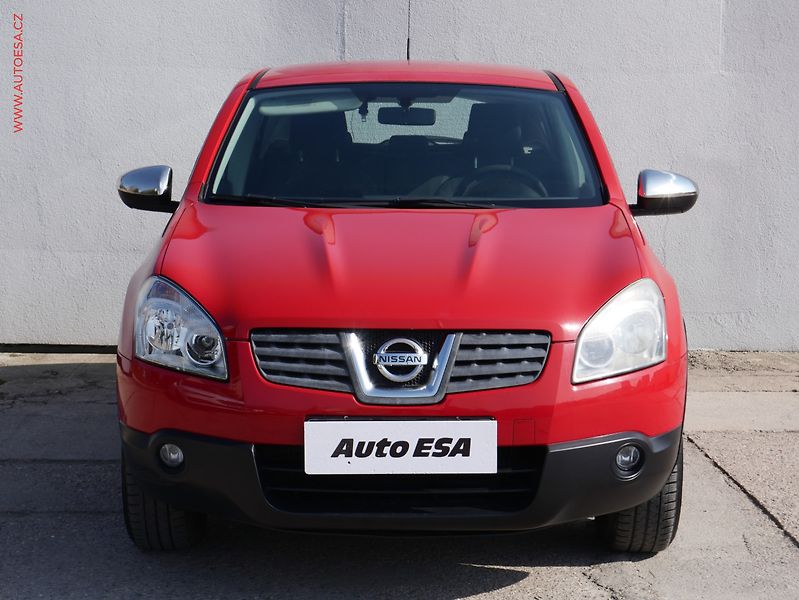 Nissan Qashqai (2009) 1.6i, ČR, AC, park.asist - fotka 2 z 15