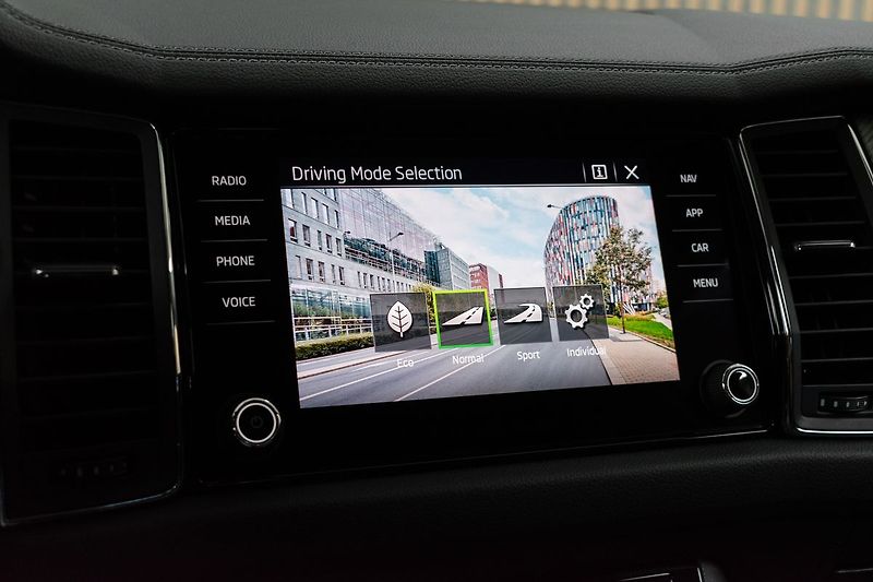 Škoda Kodiaq 2.0 TDI STYLE+*TAŽNÉ*DPH*ČR 1M - fotka 28 z 48