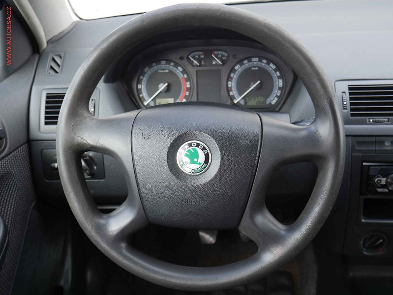 Škoda Fabia (2005) 1.4 TDi, AC, park.asist - fotka 11 z 13