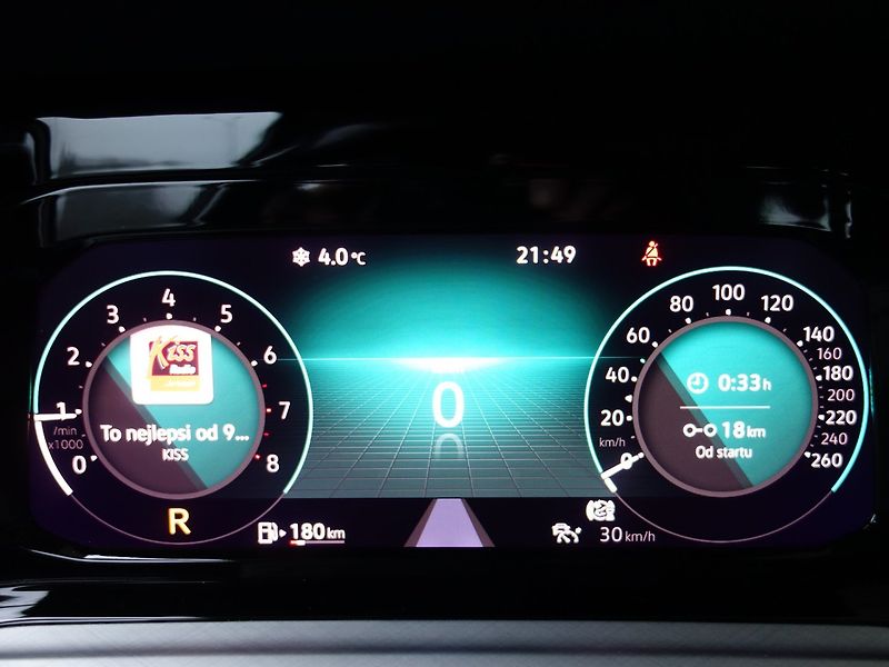 Volkswagen Golf (2021) 1.0eTSI 81kW DSG -VÝBAVA-LED - fotka 15 z 40