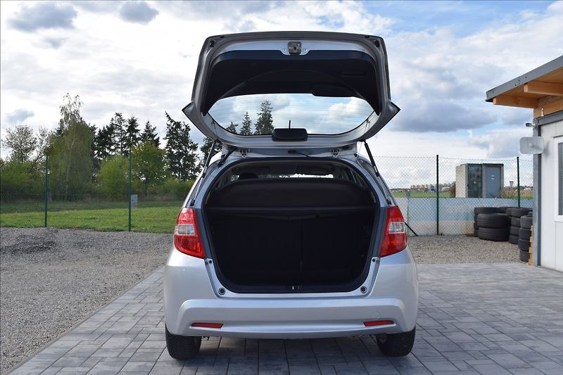 Honda Jazz 1,2 i 66KW ALU KLIMA NÍZKÉ KM - fotka 13 z 35