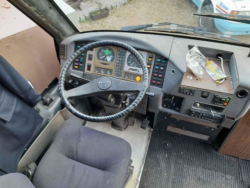 Prototyp minibusu Zliner 9.12 MAN pro 35 osob od legedárního Václava Krále v Auto-retro-muzeu Veteráni Litvínov.