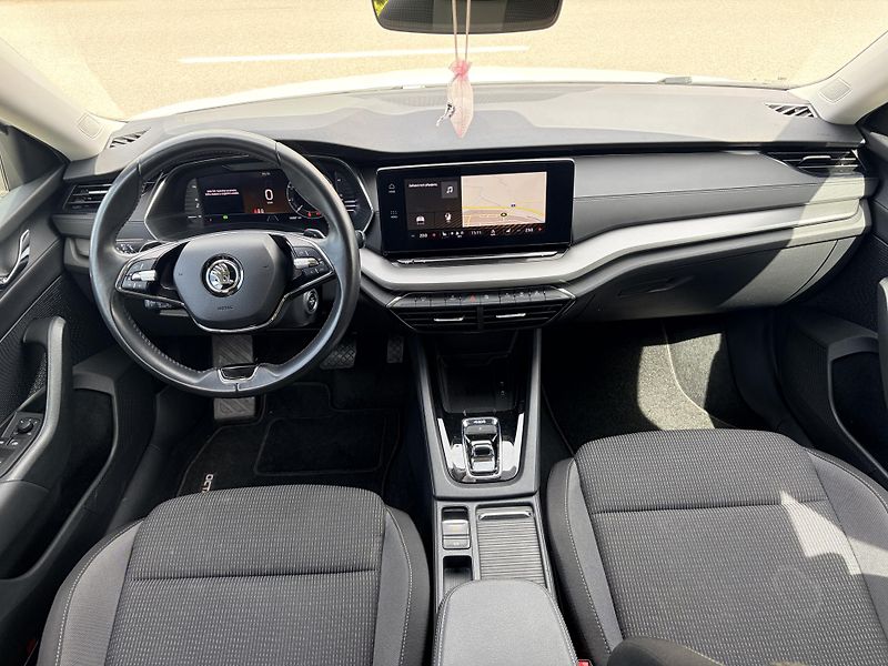 Škoda Octavia 2.0TDI DSG 4x4 STYLE REZERVACE - fotka 20 z 45