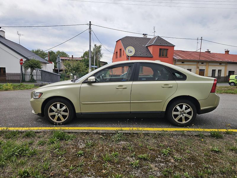 Volvo S40 (2007) 2.0D  - fotka 2 z 17