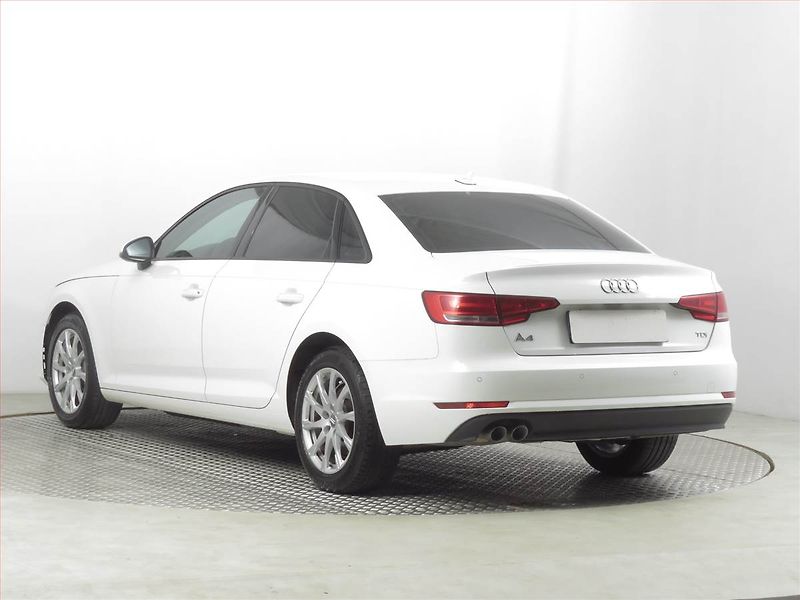 Audi A4 (2018) 2.0 TDI, Automat, Serv.kniha - fotka 4 z 24