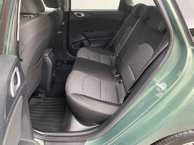 Kia Ceed (2024) 1.5 T-GDi SW, 1.maj,ČR, TOP - fotka 10 z 19