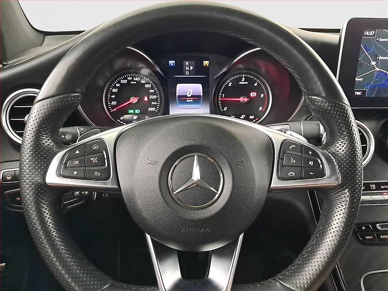 Mercedes-Benz GLC (2016) AMG line 250 d - fotka 17 z 21