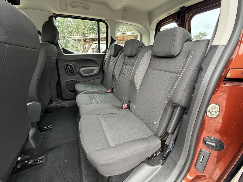 Peugeot Rifter ACTIVE 1.2 PureTech 110 S&S - fotka 22 z 24