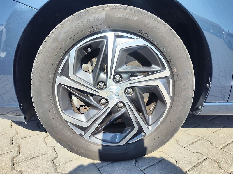 Hyundai i30 1.5 T-GDI/117kW Smart Navi - fotka 32 z 34
