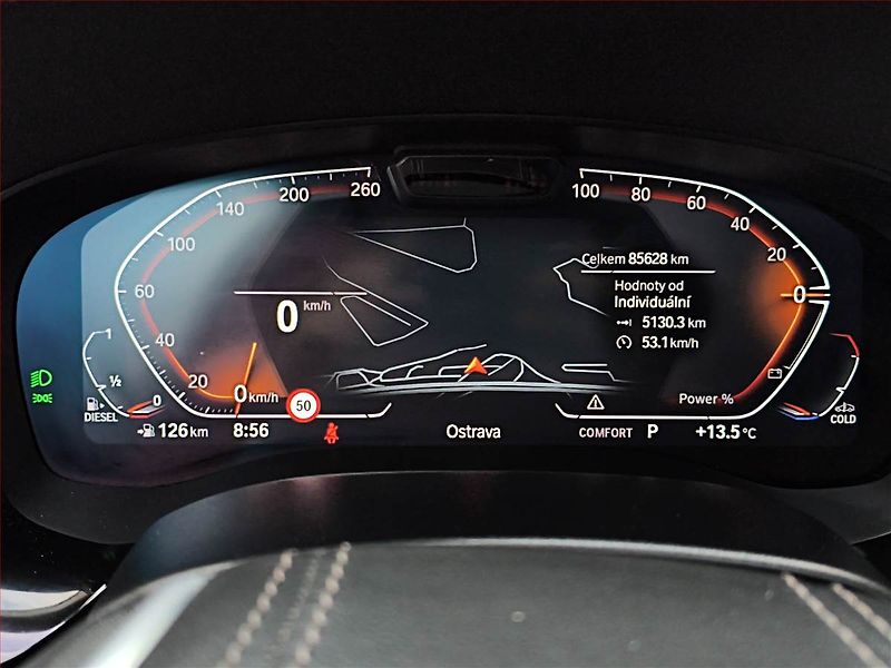 BMW Řada 5 (2023) 530d xDrive - fotka 11 z 16