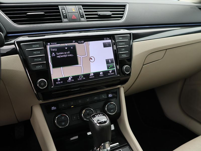 Škoda Superb 2,0 TDI 140kW DSG 4x4 CZ L&K - fotka 23 z 38