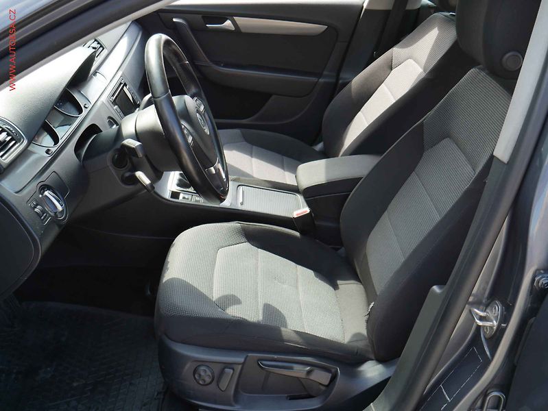 Volkswagen Passat (2013) 1.6TDi, Comfortline - fotka 9 z 22