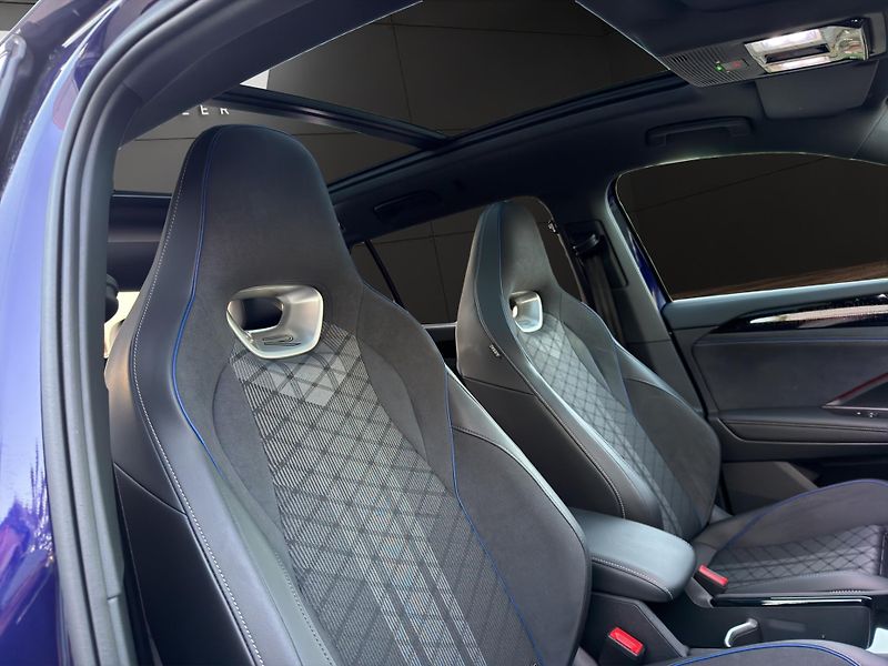 Volkswagen Tayron (2025) R-LINE Harman Kardon PANORAMA - fotka 21 z 27