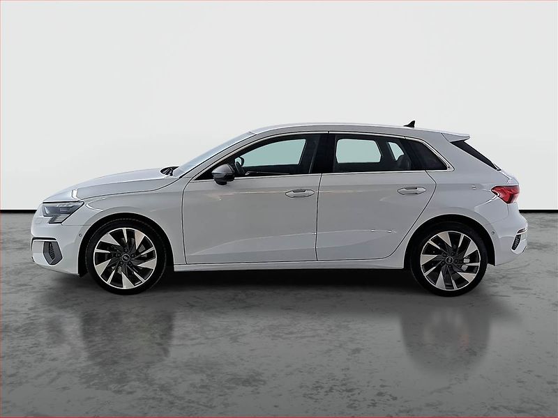 Audi A3 (2020) S-Line 30 TFSI - fotka 3 z 21