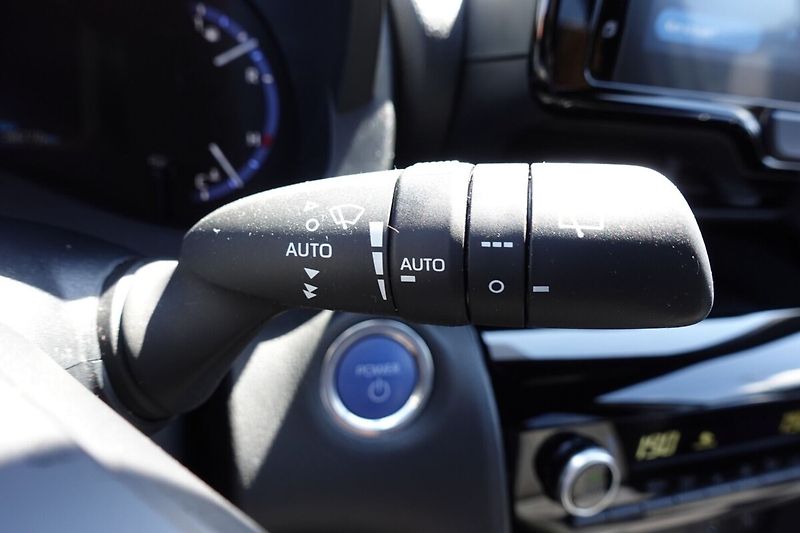 Toyota Yaris Cross 1,5 HEV Adventure 4x4 - fotka 30 z 34