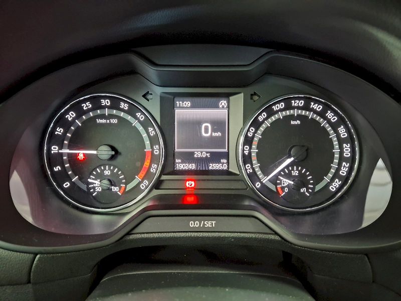 Škoda Octavia (2015) Combi Scout 4x4 2,0TDi 110kW - fotka 16 z 31
