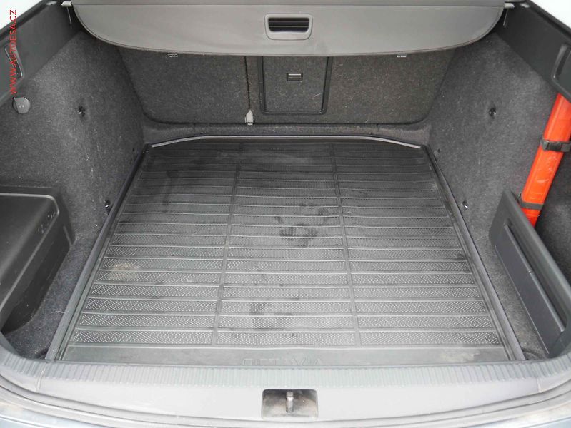 Škoda Octavia (2016) 1.6 TDi, AC, bixen. - fotka 7 z 22