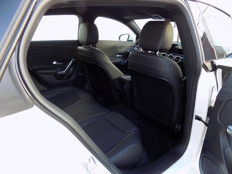 Mercedes-Benz CLA (2019) 200d/Full-Led/1.majitel/ - fotka 21 z 50