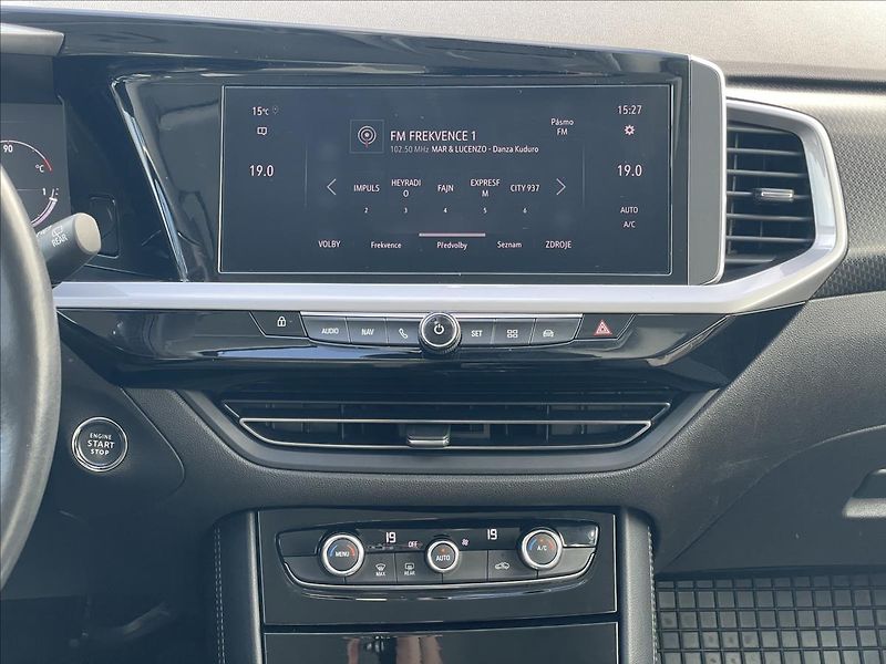 Opel Grandland 1,5 CDTI AT8 GS Line NAVI+PDC - fotka 12 z 24