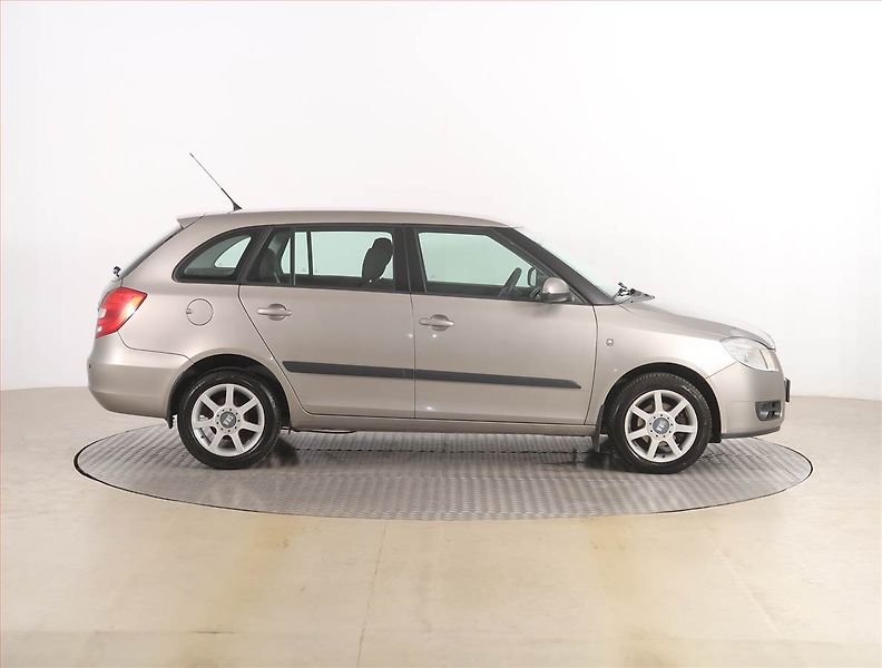 Škoda Fabia (2008) Ambition 1.2 12V, Serv.kniha - fotka 6 z 15