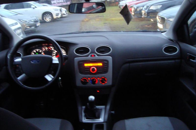 Ford Focus (2007) 1.6i,ČR,Pravid.serv.STK 5/2027 - fotka 30 z 54