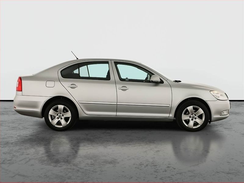 Škoda Octavia (2012) 2.0 TDI, ČR,1.maj, Tempomat - fotka 6 z 13