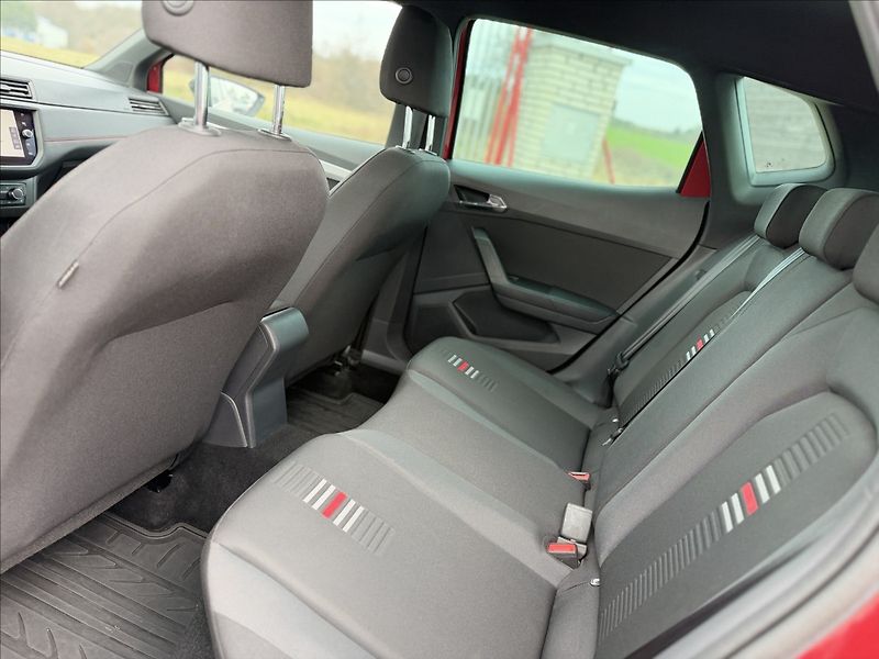 Seat Arona 1,5 FR TSI 110kW NAVI VIRTUAL - fotka 19 z 30