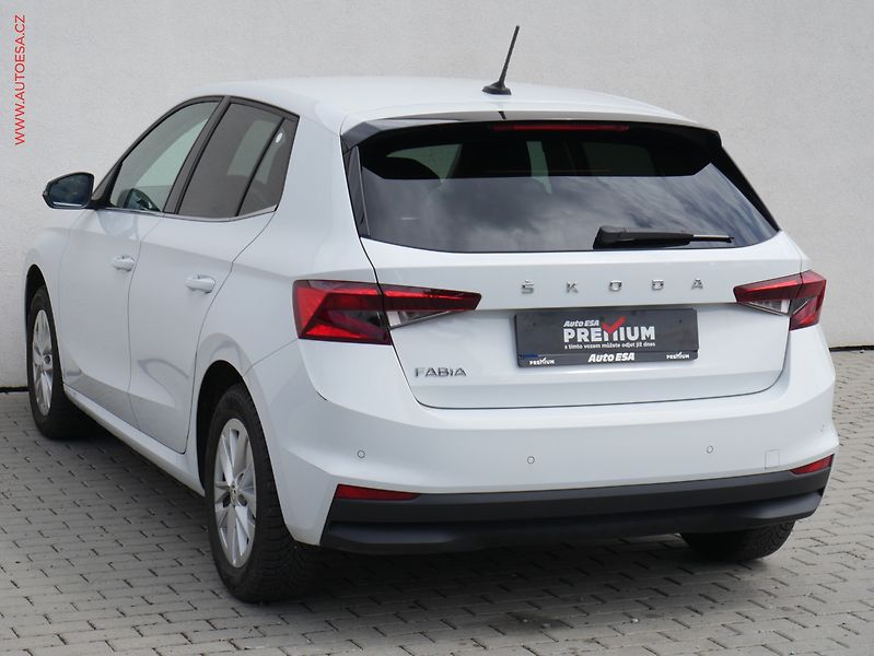 Škoda Fabia (2022) 1.0 TSI, 1.maj,ČR, Style, LED - fotka 6 z 20