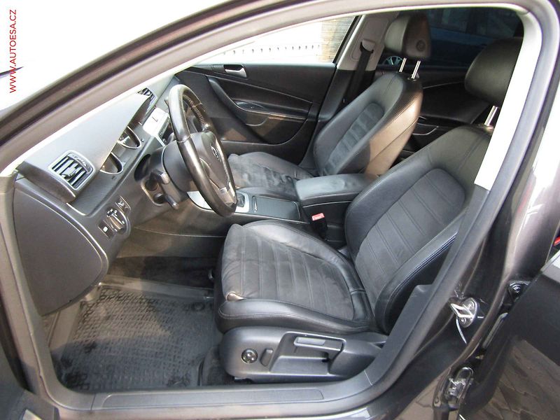Volkswagen Passat (2010) 2.0TDi, Navigace - fotka 9 z 18