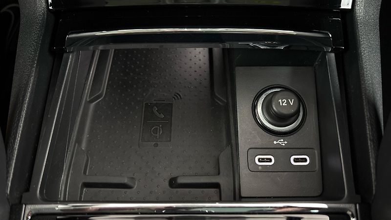 Škoda Karoq 2.0 TDI DSG 4x4 Style Exclusiv - fotka 22 z 29