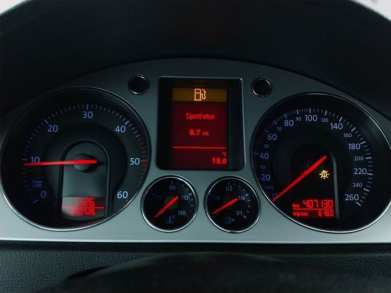 Volkswagen Passat (2006) Comfortline 1.9 TDI, po STK - fotka 11 z 18