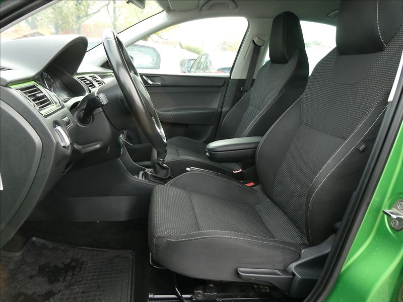 Škoda Rapid 1,2 TSi 77kW po servise,auto k - fotka 16 z 41