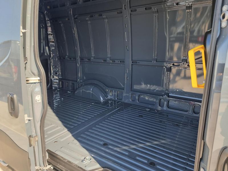 Iveco Daily (2026) 35S18/L3H2/Navi/LED - fotka 6 z 13