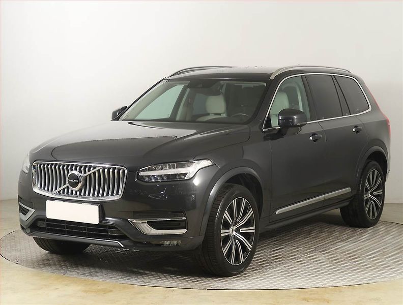 Volvo XC90 (2021) B5 AWD - fotka 2 z 28