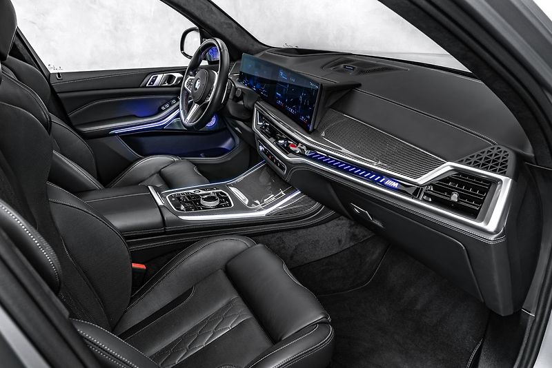 BMW X7 M60i Individual Masáže - fotka 15 z 32