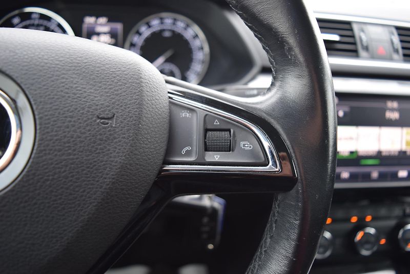 Škoda Superb (2017) 1.4TSI 92kwSTYLE XEN NAVI APP  - fotka 32 z 49