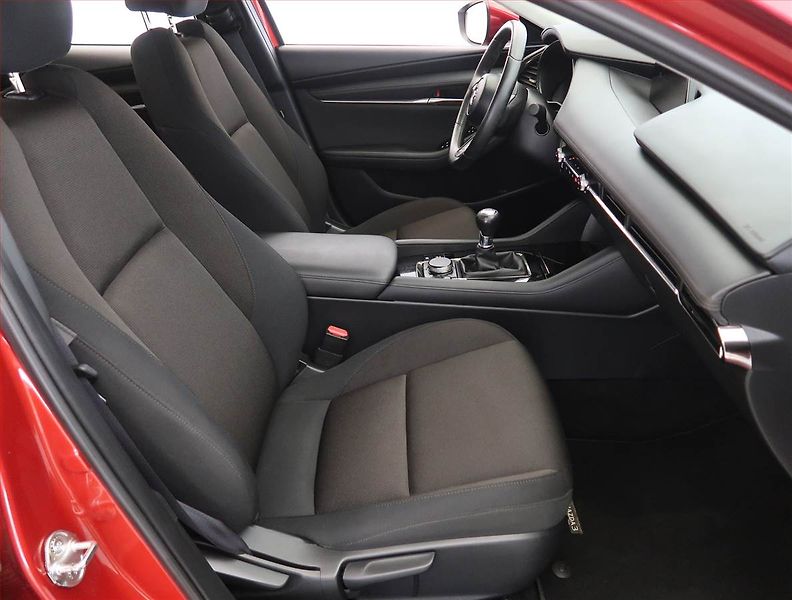 Mazda 3 (2019) 2.0 Skyactiv-G - fotka 9 z 21