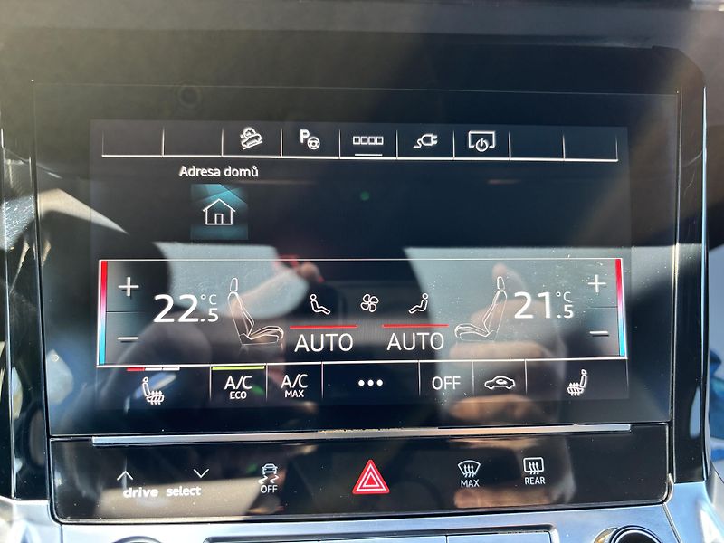 Audi Q8 e-tron (2023) S-Line 55 300kW 114kWh Matrix  - fotka 39 z 41