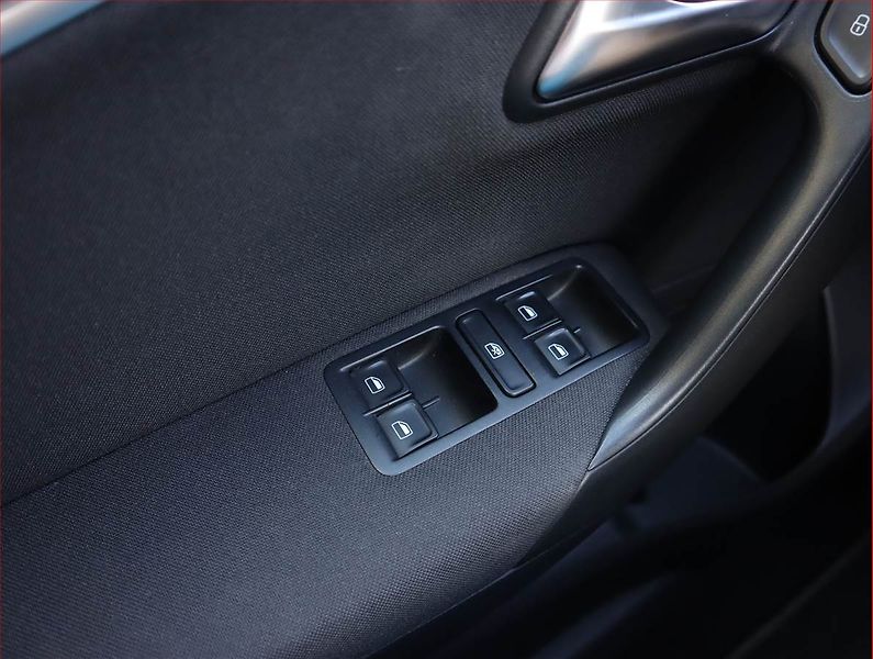 Volkswagen Polo (2016) 1.2 TSI, Automat, Tempomat - fotka 19 z 21