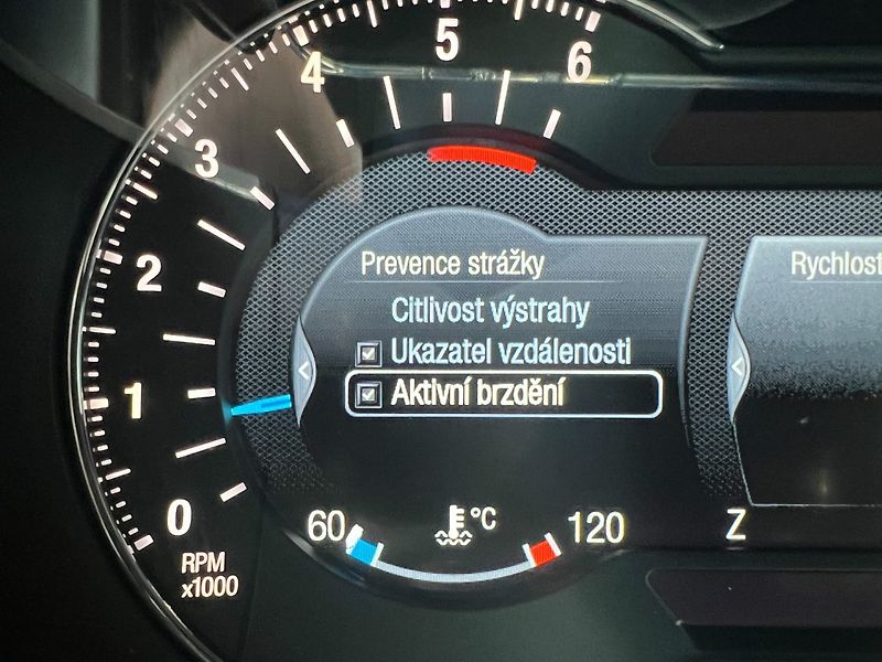 Ford S-MAX (2018) Titanium! 2.0TDCi 132kW! LED! - fotka 29 z 40