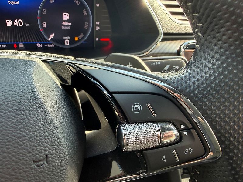 Škoda Superb Sportline  2,0TSI 140kW DSG - fotka 8 z 22