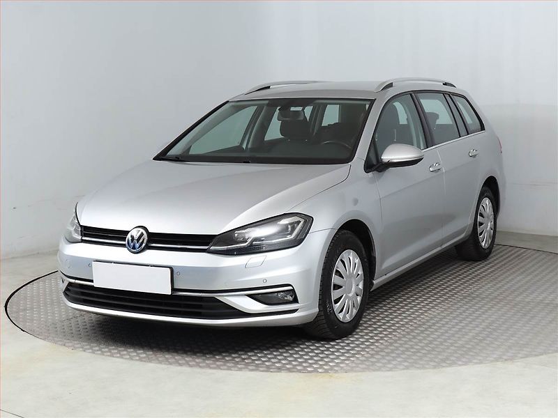 Volkswagen Golf (2018) Highline 2.0 TDI, Navi - fotka 2 z 15