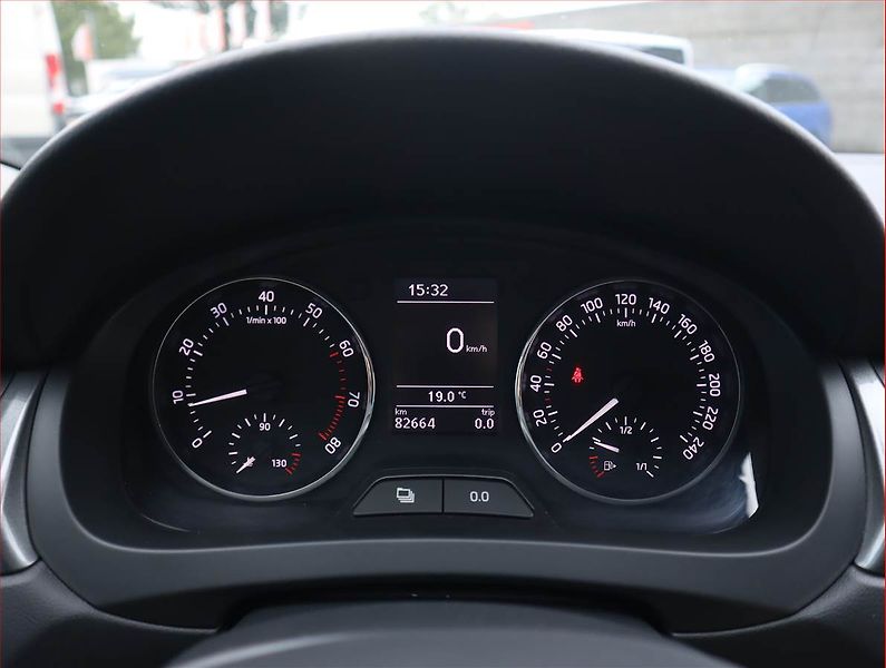 Škoda Rapid (2015) 1.2 TSI, Tempomat - fotka 11 z 18