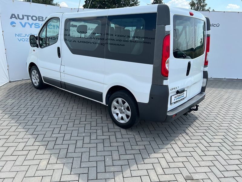 Opel Vivaro (2007) 2.5CDTi 107kW 9míst! Tažné! - fotka 6 z 20