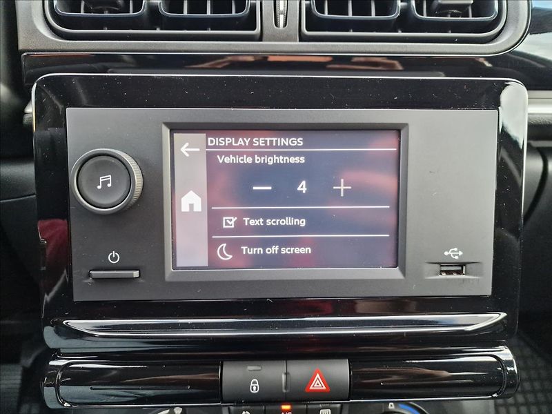 Citroën C3 1.2 PureTech Feel,ČR,1.Maj. - fotka 30 z 47