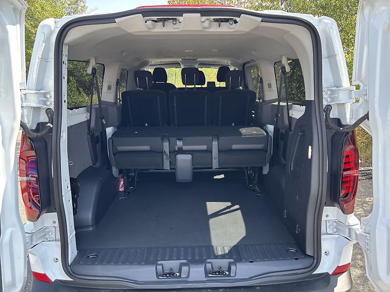 Volkswagen Transporter (2025) 2.0 TDI 4Motion DSG - fotka 29 z 30