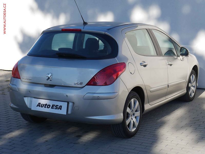 Peugeot 308 (2010) 1.6i, 1.maj,ČR, AC, tempo - fotka 4 z 17
