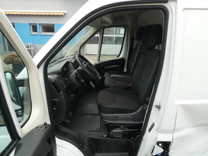 Peugeot Boxer 2,2D 96kW  - fotka 7 z 10